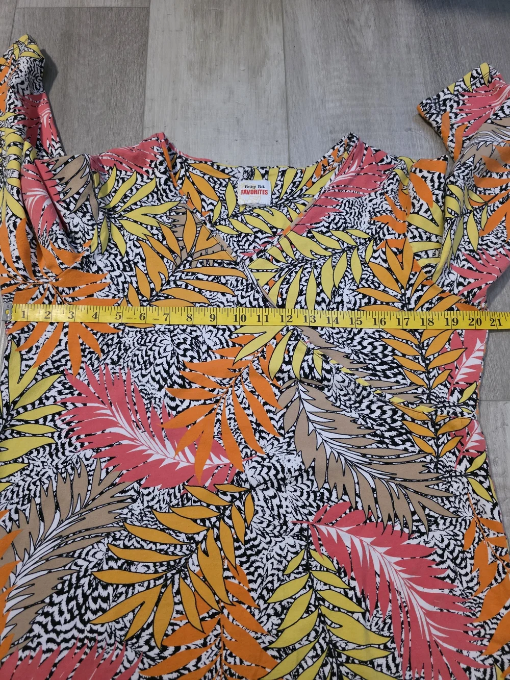 Ruby Rd. Favorites Tropical Leaf Print Faux-Wrap Top 3/4 Sleeve - Picture 5 of 6